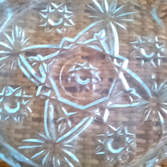 Lovely pressed glass Fostoria  compote and two pressed glass candle holders. - Picture 5 of 5